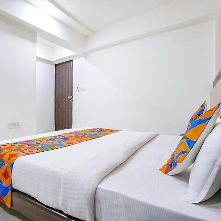Fabhotel Kamran Residency Мумбай Екстериор снимка