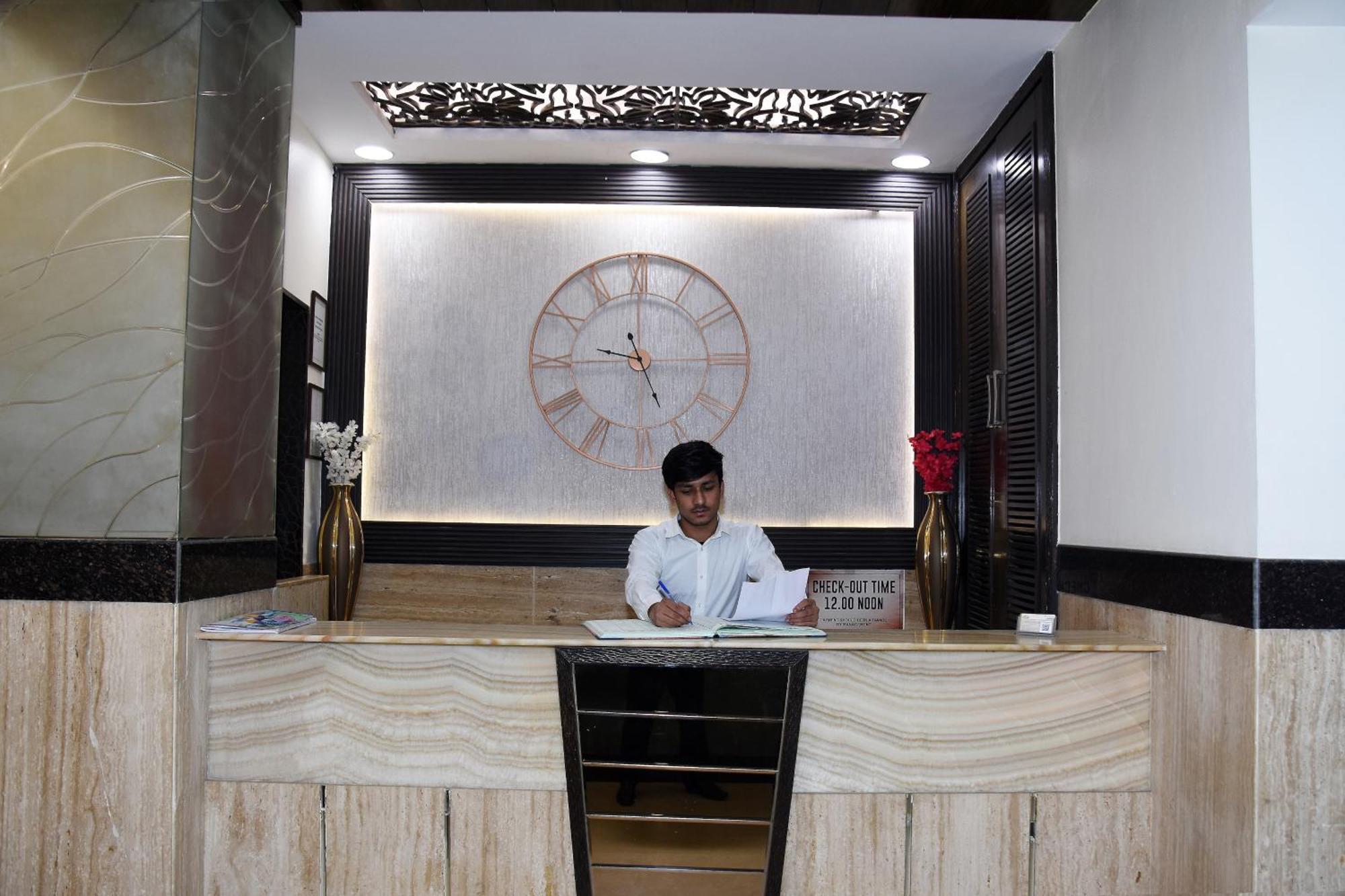 Fabhotel Kamran Residency Мумбай Екстериор снимка