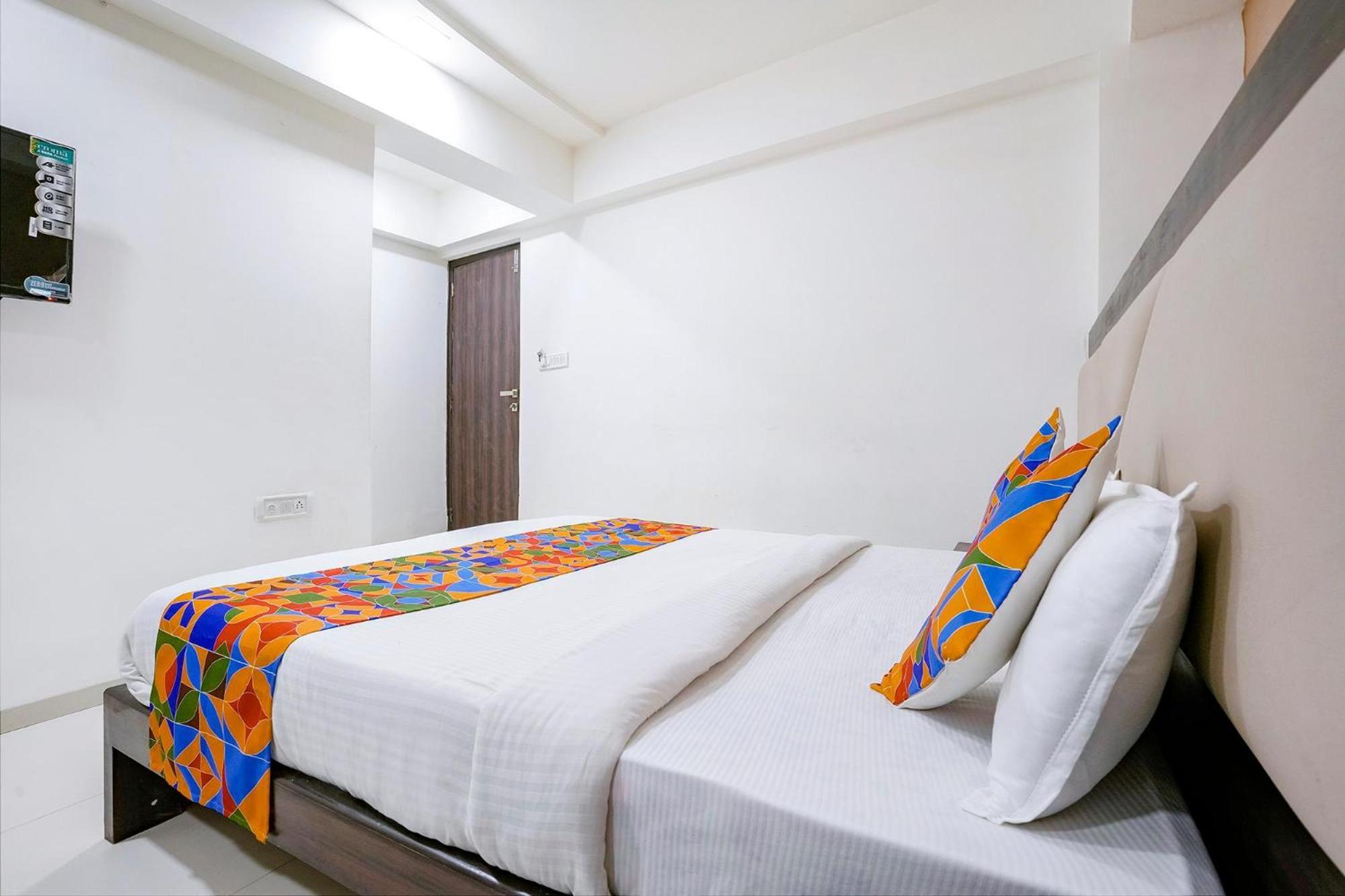 Fabhotel Kamran Residency Мумбай Екстериор снимка