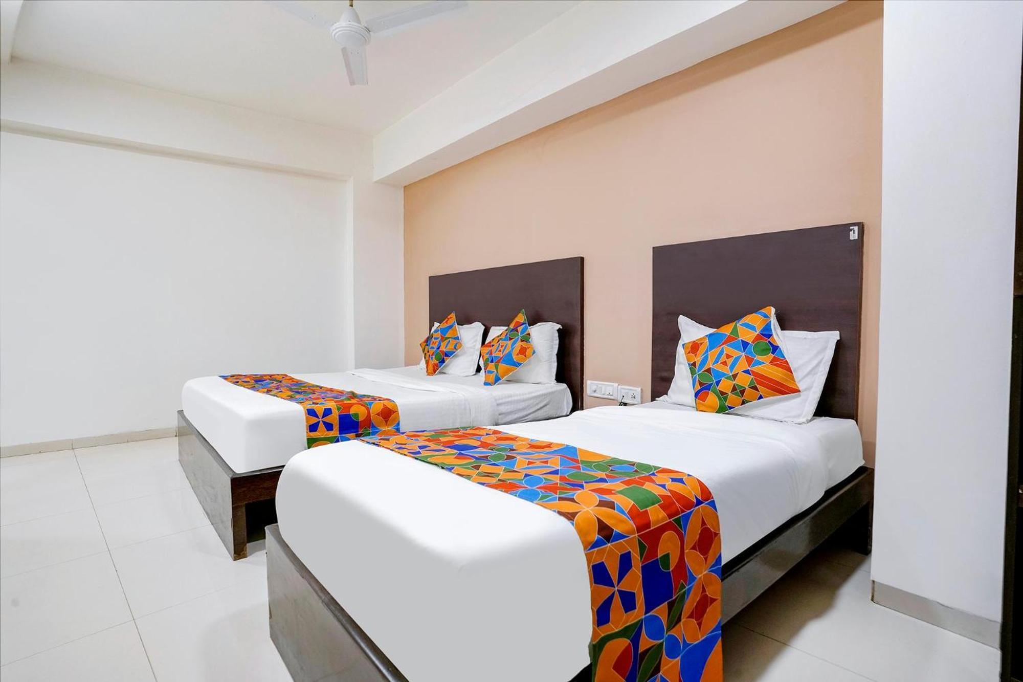 Fabhotel Kamran Residency Мумбай Екстериор снимка