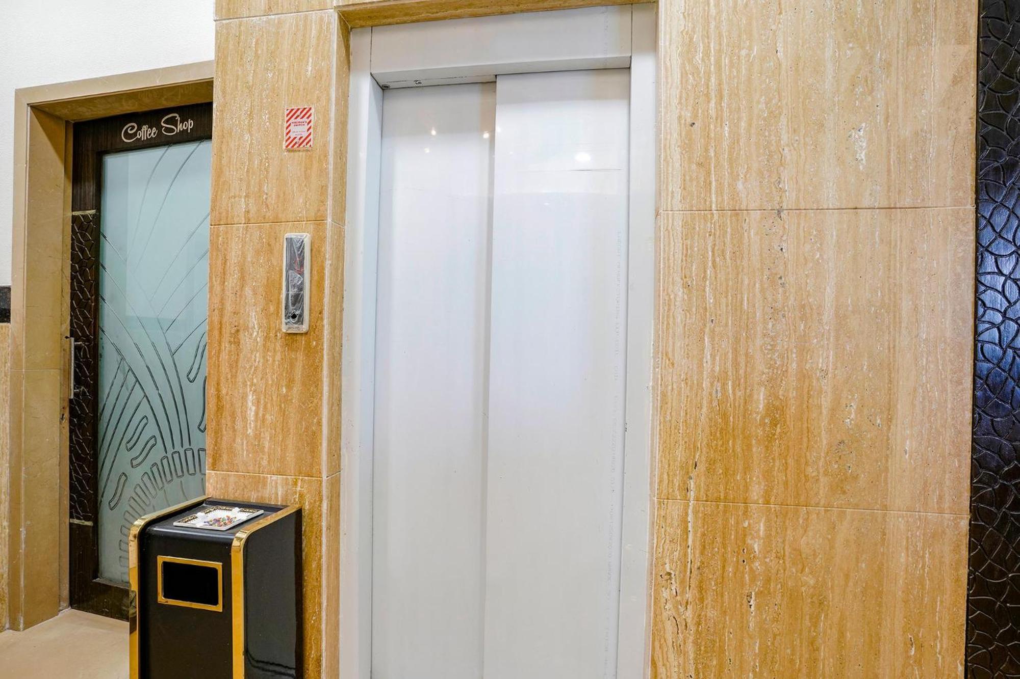 Fabhotel Kamran Residency Мумбай Екстериор снимка