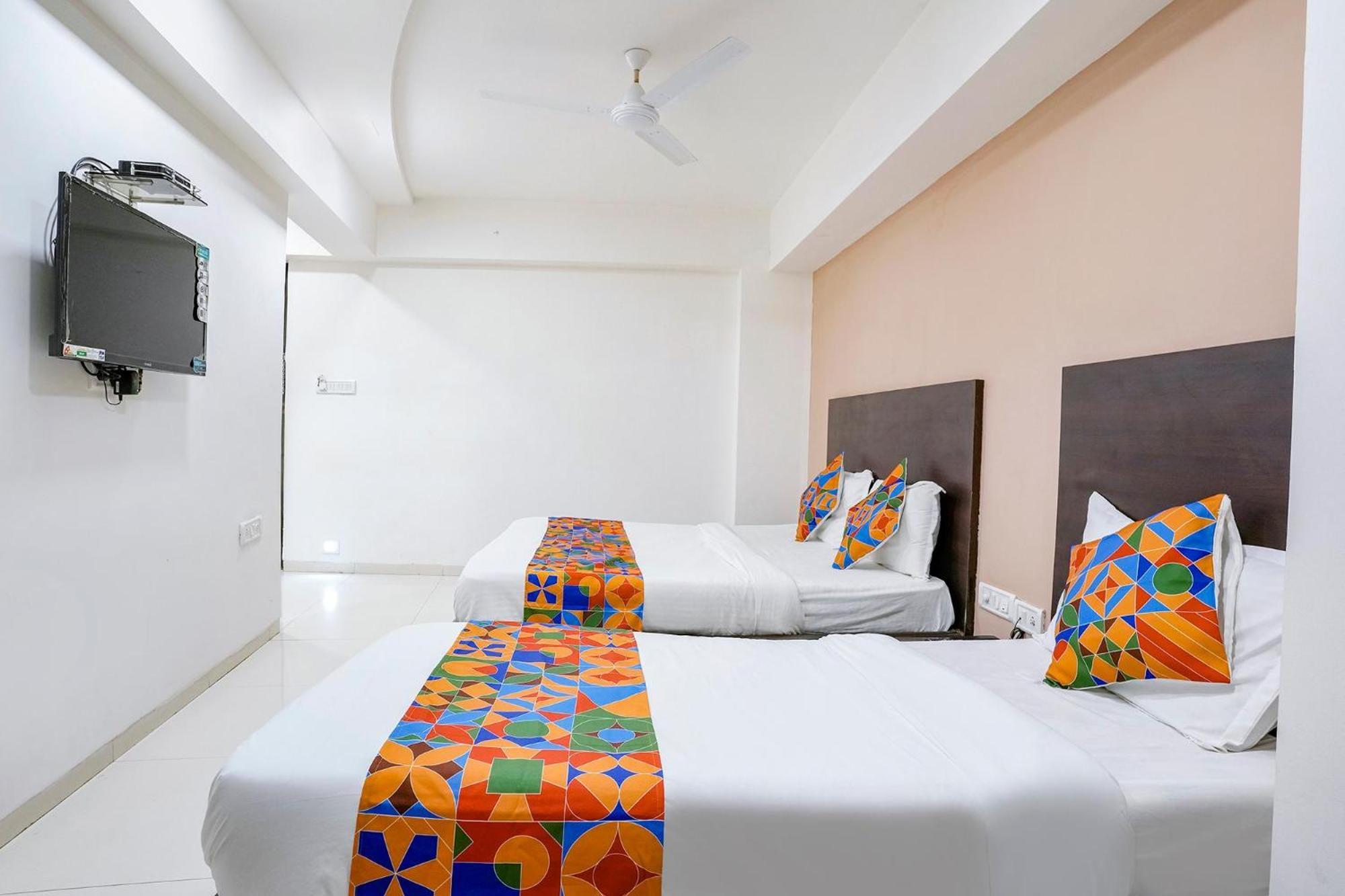 Fabhotel Kamran Residency Мумбай Екстериор снимка